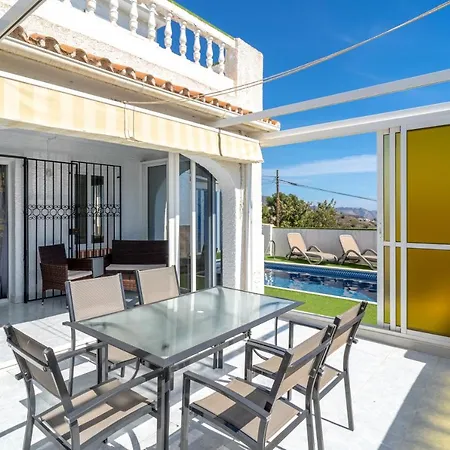 Kenny Private Pool Casasol *