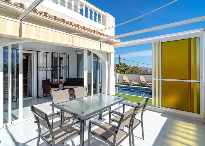 Kenny Private Pool Casasol *